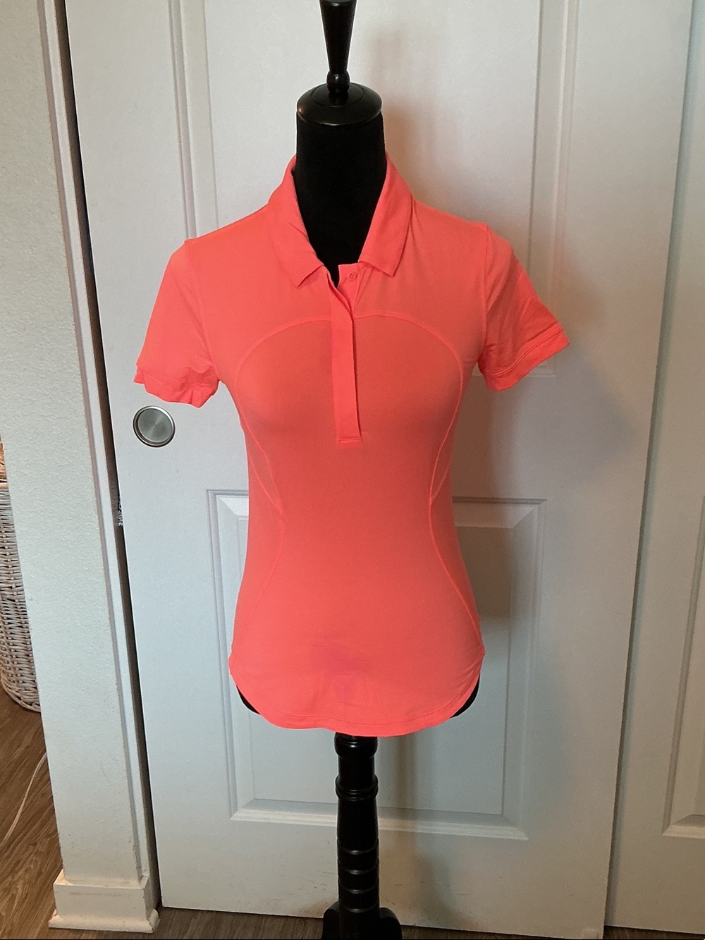 Lululemon quick dry short sleeve polo shirt in Sunny coral S